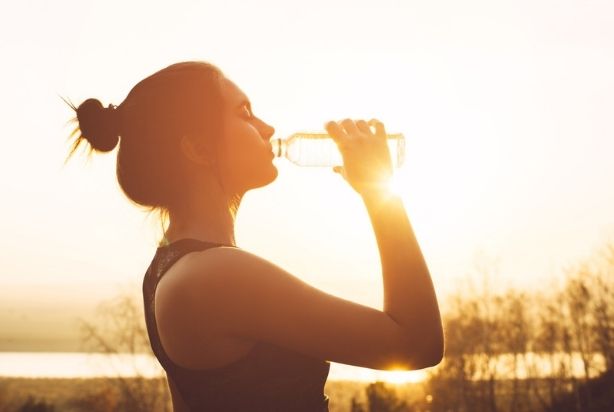 Beber água é importante para a saúde