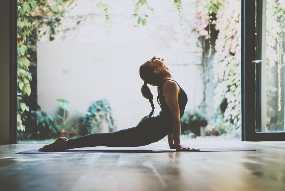 O yoga pode ajudar a manter a postura boa