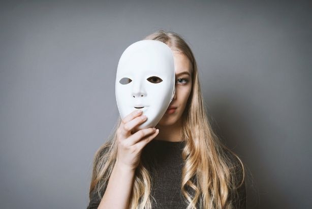 Síndrome da impostora: o que é e como combater?