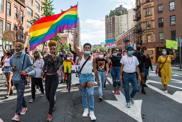 Grupos vão às ruas em busca de liberdade para a comunidade LGBTQIA+