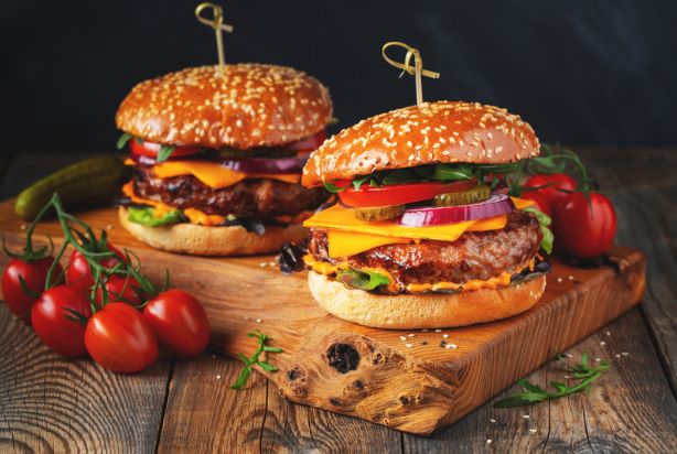 Dia do Hambúrguer: 5 receitas caseiras para fazer em casa