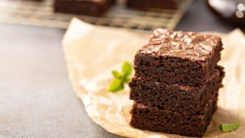 Brownie de chocolate: poucos ingredientes e fácil de fazer